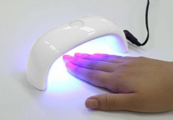 Fascio LED LacLine - l'innovativa lampada a LED per unghie